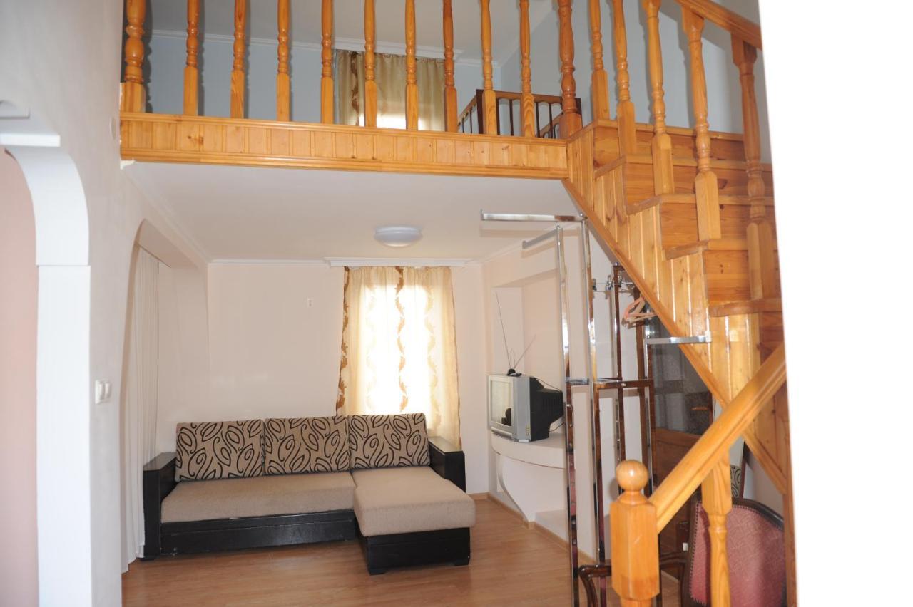 Apartment On Prospekt Mira 71 Sohum Dış mekan fotoğraf